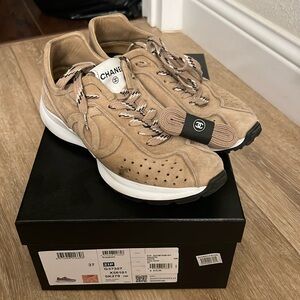 Chanel
Suede Goatskin CC Sneakers Size 37 Dark Beige